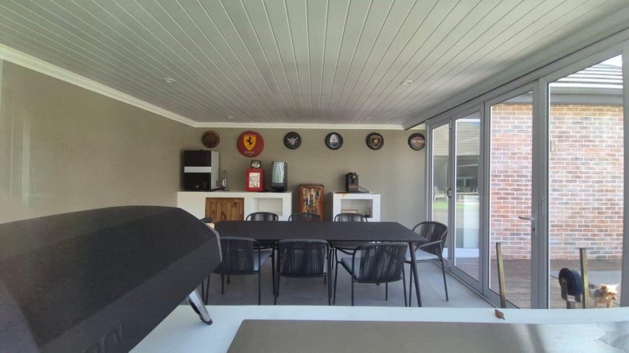 To Let 6 Bedroom Property for Rent in Num Num Cape Estate Western Cape